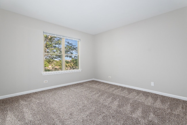 Building Photo - 210 Glengarry Dr