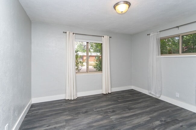 Building Photo - 317 La Clede Ave