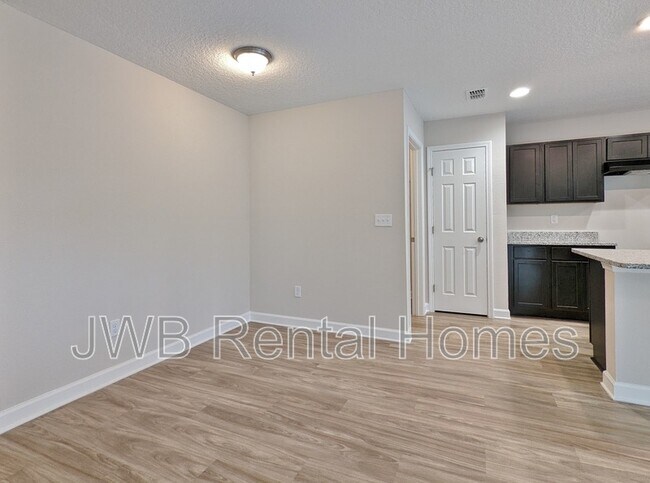 Building Photo - 8122 Noroad