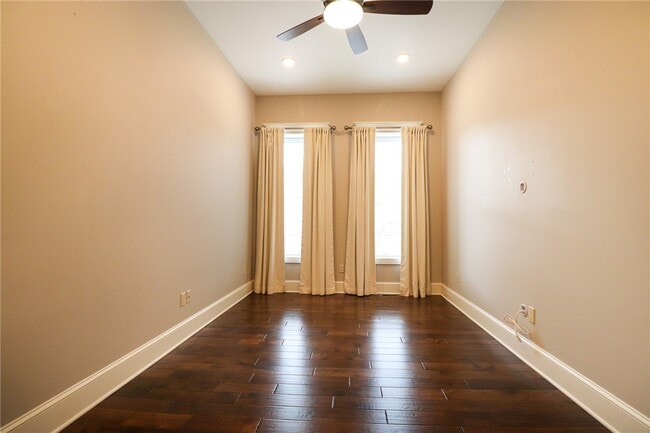 Building Photo - 64 E Market St