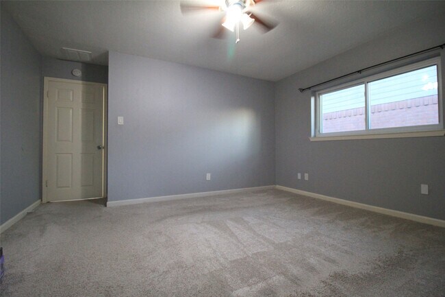 Building Photo - 20074 Crazy Horse Cir