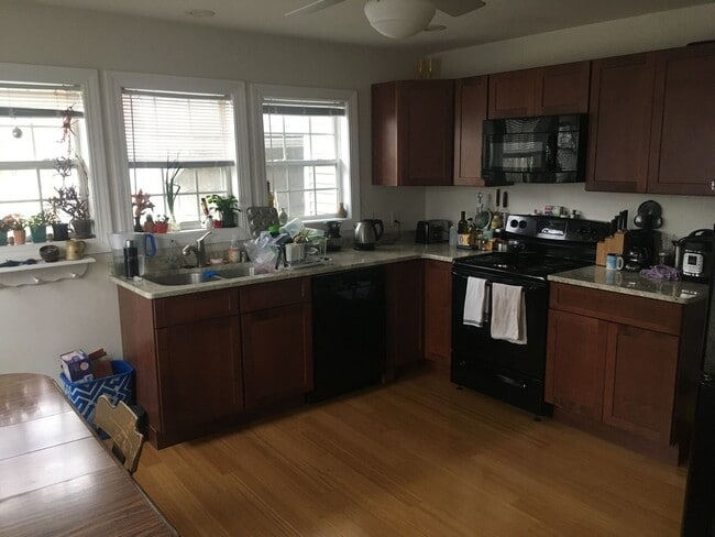 Building Photo - 205-207 N. Ingersoll Street