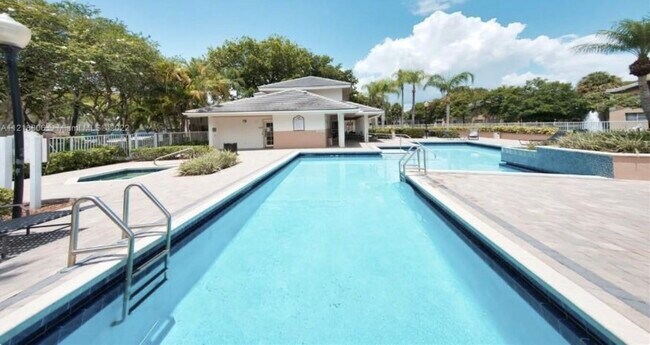 Primary Photo - 9777 Westview Dr