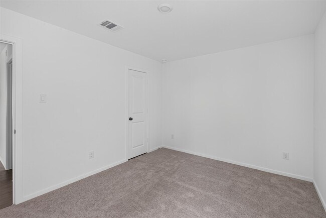 Building Photo - 3008 Calhoun Fls Dr