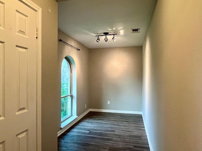 Building Photo - 289 Deer Slayer Dr