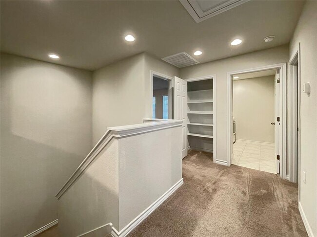 Building Photo - 1603 Denesa Dr