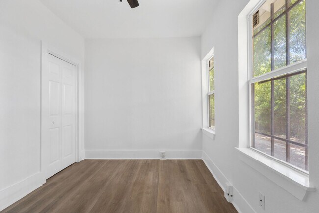 Building Photo - 843 Culebra Rd