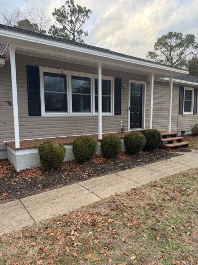 Building Photo - 3 Bed/2 Bath Home in Goldsboro