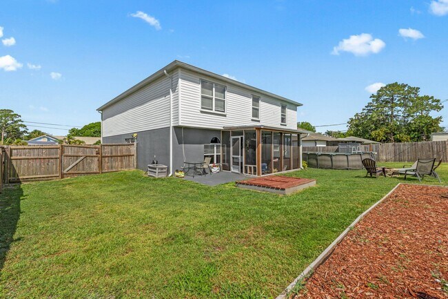 Building Photo - 3861 SW Chaffin St