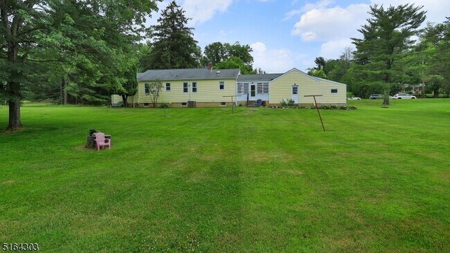 Building Photo - 1496 Washington Valley Rd