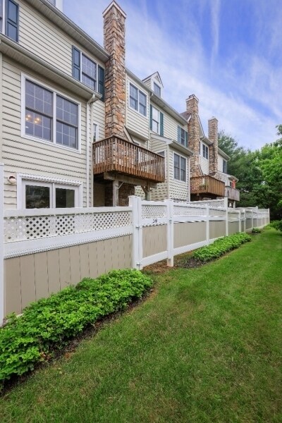 Building Photo - 240 Patriot Hill Dr