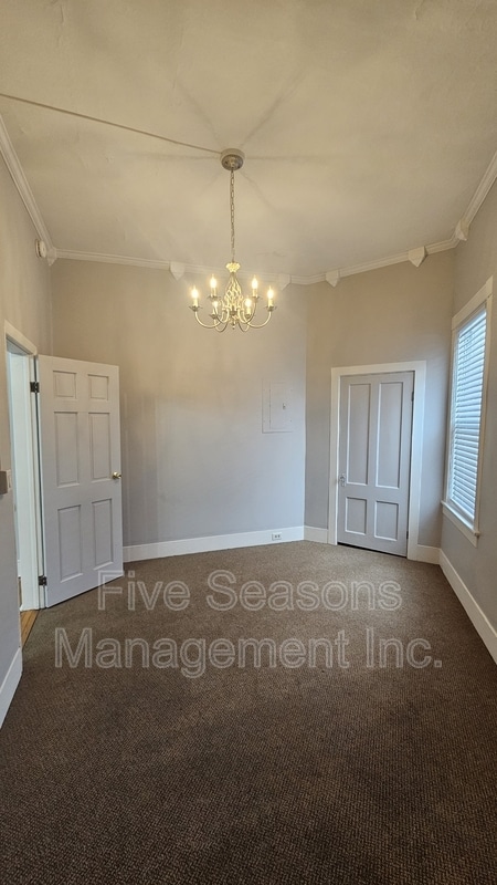 Building Photo - 25 Intervale Ave