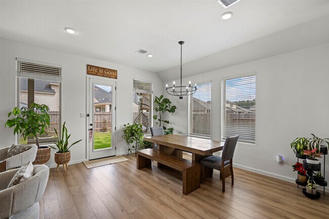 Building Photo - 29003 Spicewood Vly Dr