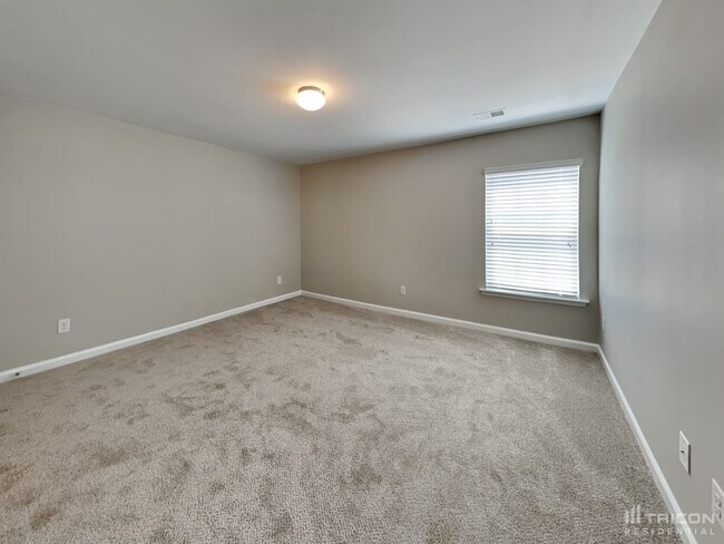 Building Photo - 502 Heathridge Lane Piedmont SC
