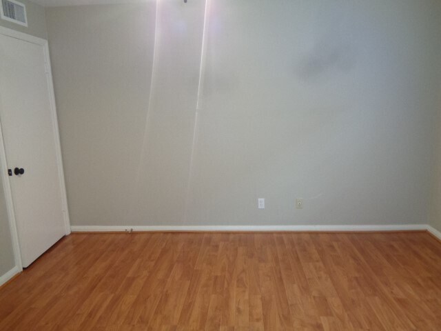 Building Photo - 2225 Mimosa Dr