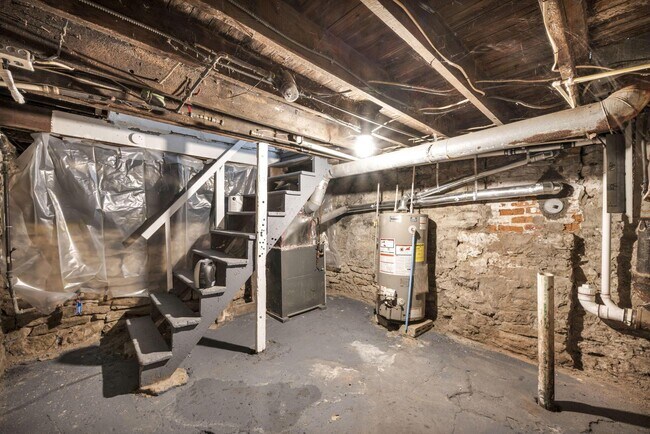 Building Photo - 365 S Eureka Ave