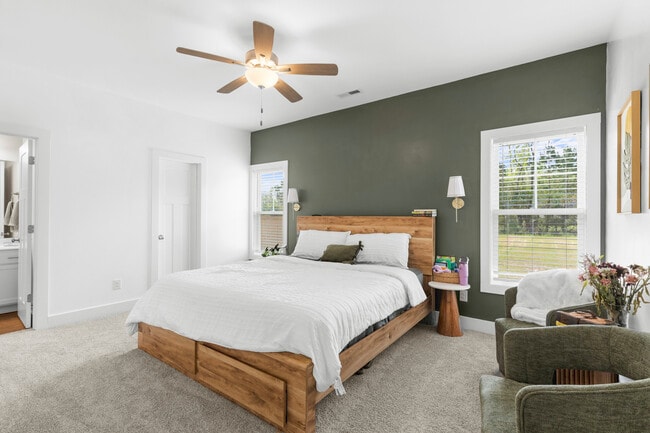 Building Photo - 306 E Theriault Ct