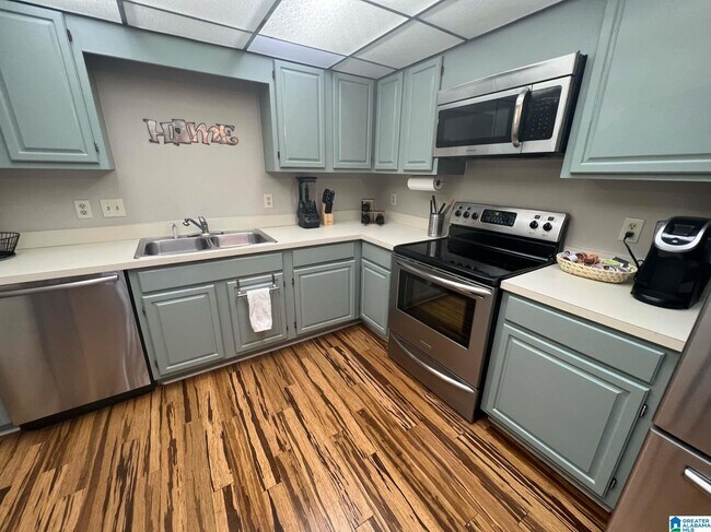 Building Photo - 1120 Beacon Pkwy W