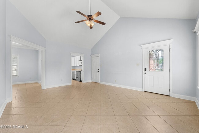 Building Photo - 128 Bottle Brush Ln