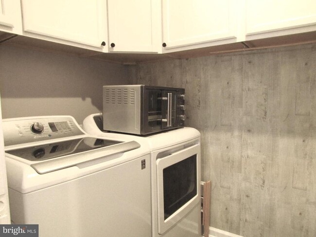 Building Photo - 29997 Plantation Dr