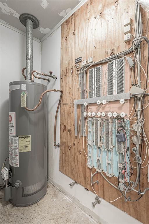 Building Photo - 2800 Lake Rd