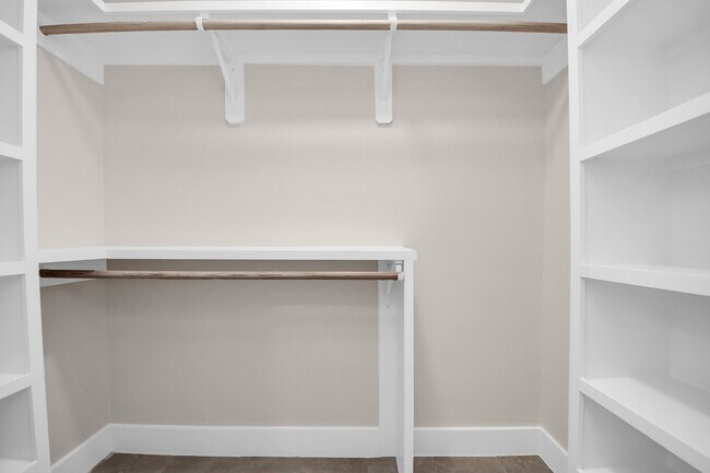 Building Photo - 14647 Perthshire Rd