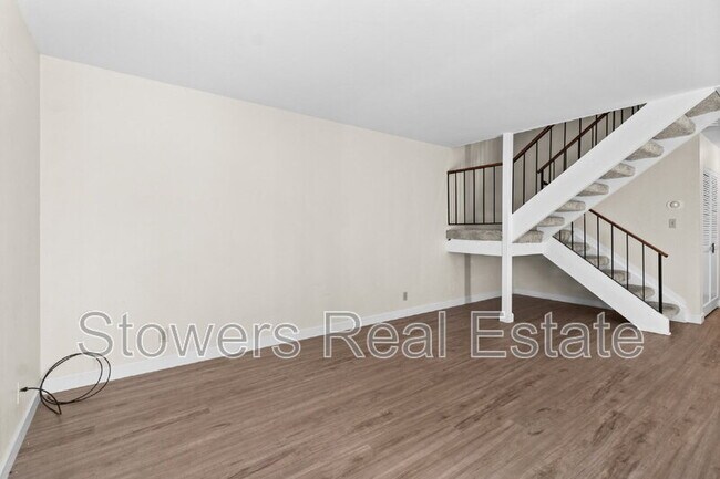 Building Photo - 433 Garden Creek Pl