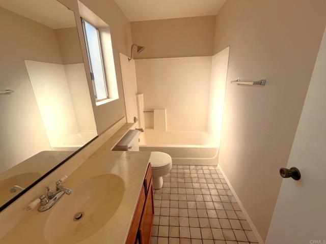 Building Photo - 1446 Westmore Pl