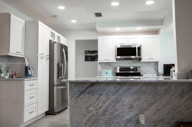 Building Photo - 4115 Madison St