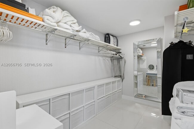 Building Photo - 17111 Biscayne Blvd