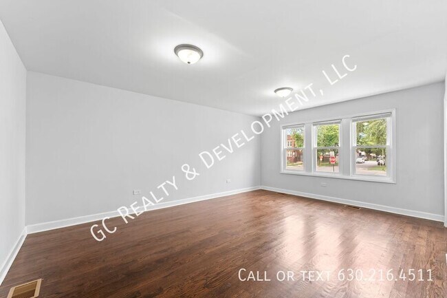 Building Photo - 1501 N Leamington Ave