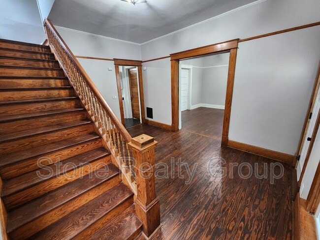 Building Photo - 636 S 7th St