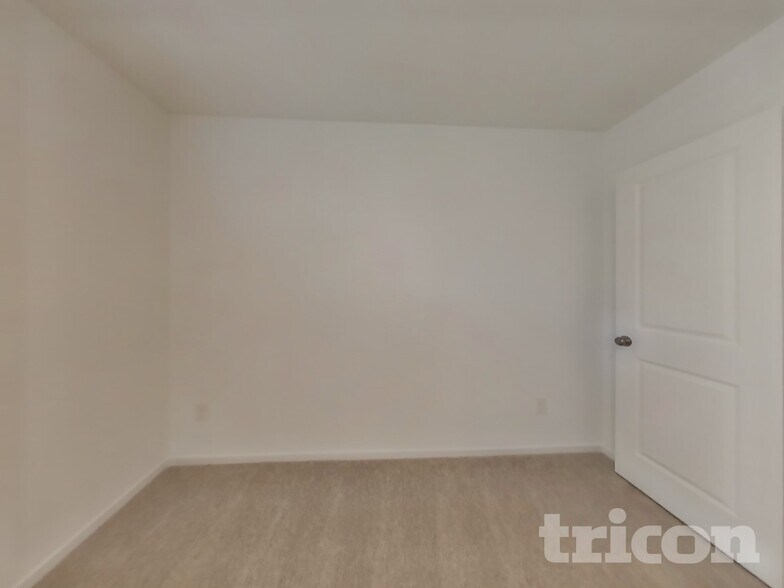 Building Photo - 3060 Dawn Sound Dr