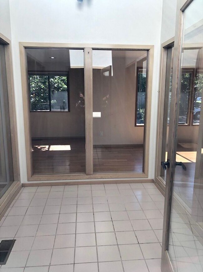 Building Photo - Beautiful 3 Bedroom 2 Bath Home in Mukilteo!