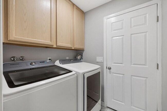 Building Photo - 31115 Whispering Palms Trail