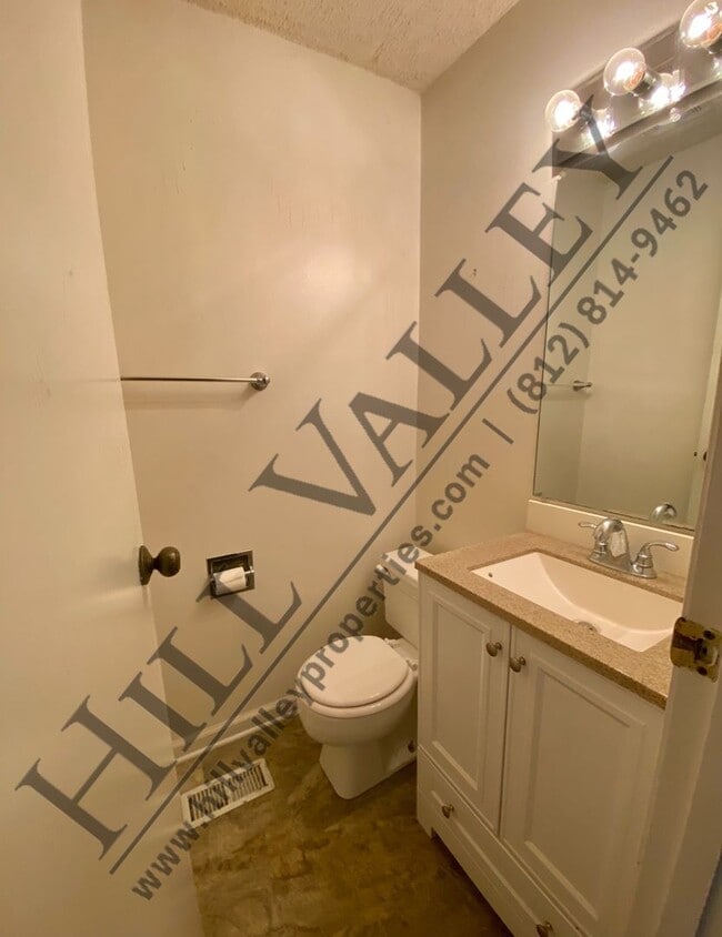 Building Photo - Two bedroom Townhouse in Willow Crossings