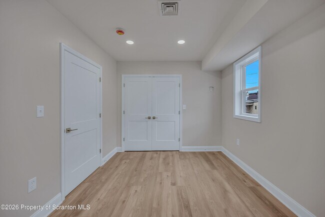 Building Photo - 111 S Blakely St