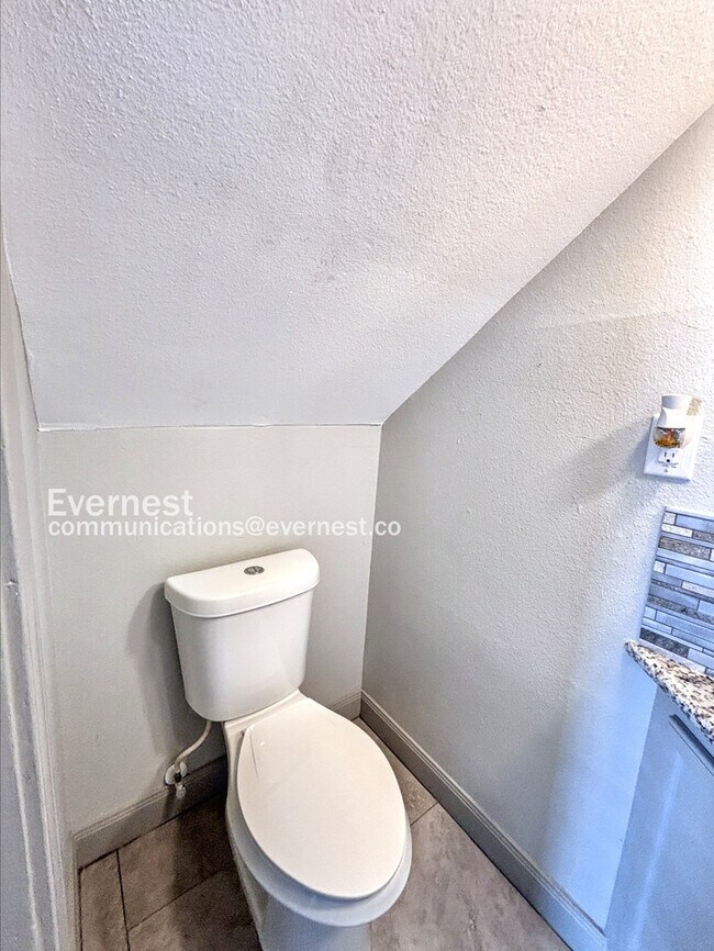 Building Photo - 3338 Blodgett St