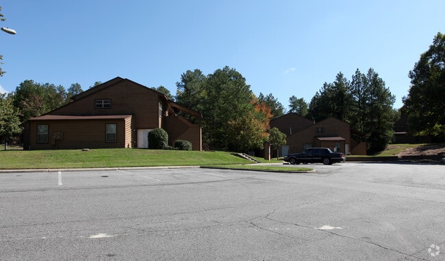 Building Photo - Lynnhaven Apartments