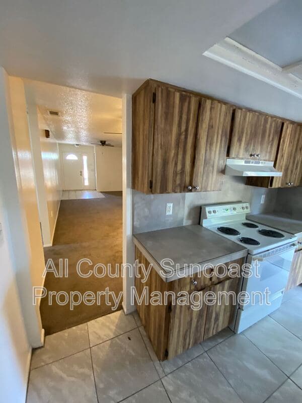 Building Photo - 2925 Pinellas Point Dr S