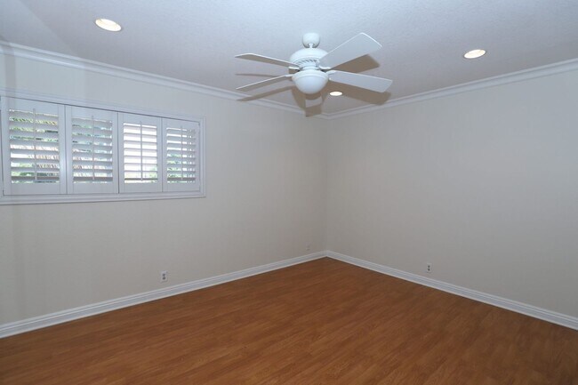 Building Photo - 1671 Tustin Ave