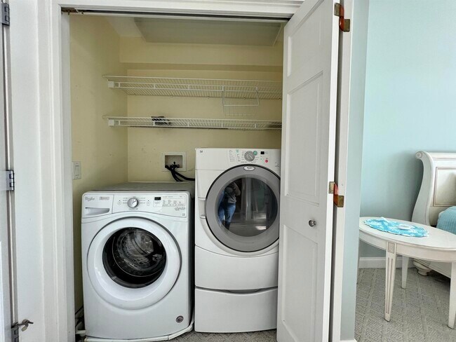 Building Photo - 4 Island Ave