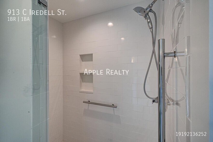 Building Photo - 913c Iredell St