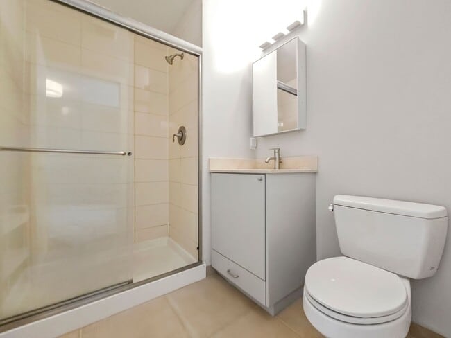 Building Photo - 3-Story Townhouse | 3 Bed, 3.5 Bath | Central Heating | Hardwood Floors | Carpeted Bedrooms | Off...