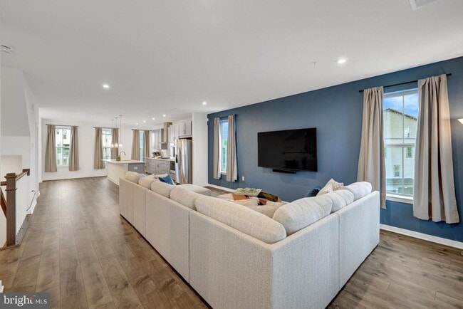 Building Photo - 20941 Bluebird Sq