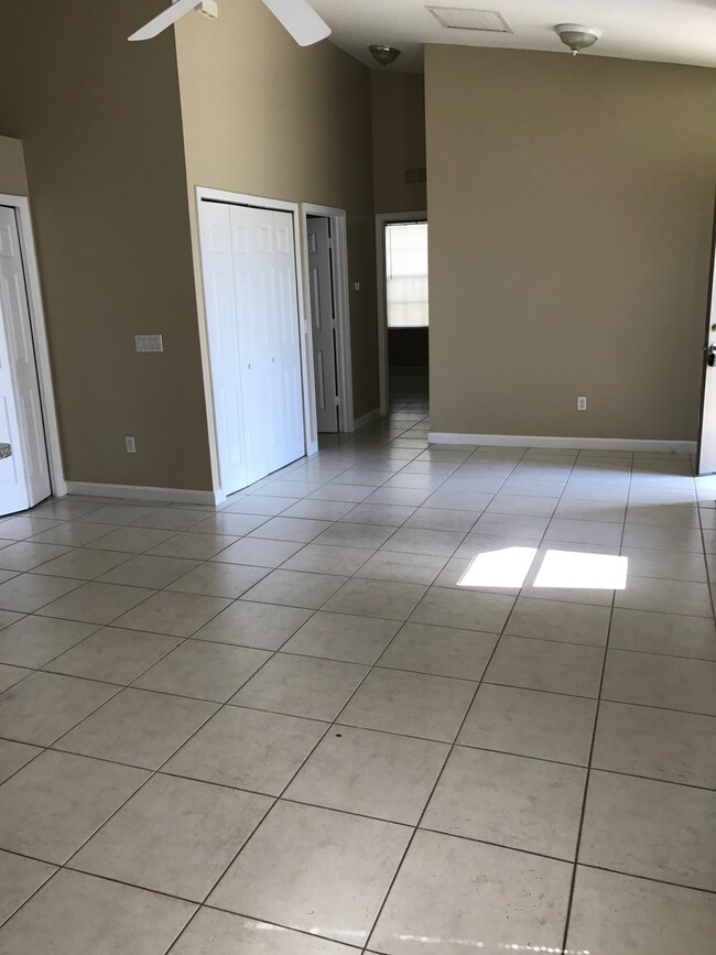 Building Photo - 251 SW 4th St