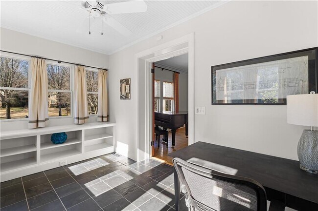 Building Photo - 979 Springdale Rd NE