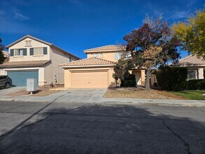 Building Photo - A Fabulous 5 Bedroom Home with 1 Bedroom and 3/4 Bathroom downstairs