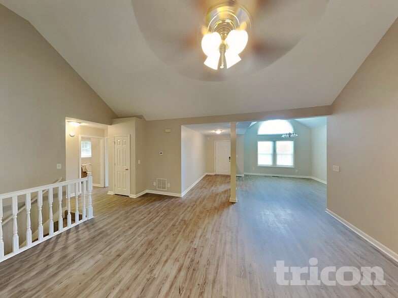 Building Photo - 37 Abbotsford Dr