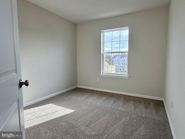 Building Photo - 209 Independence Ct